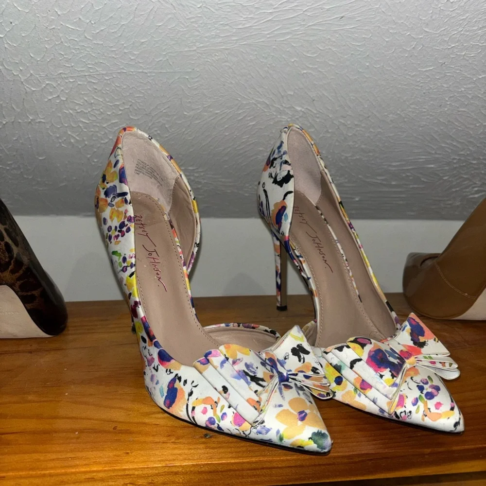 Floral Print Women's Heels Betsy Johnson - Picture 1 of 3